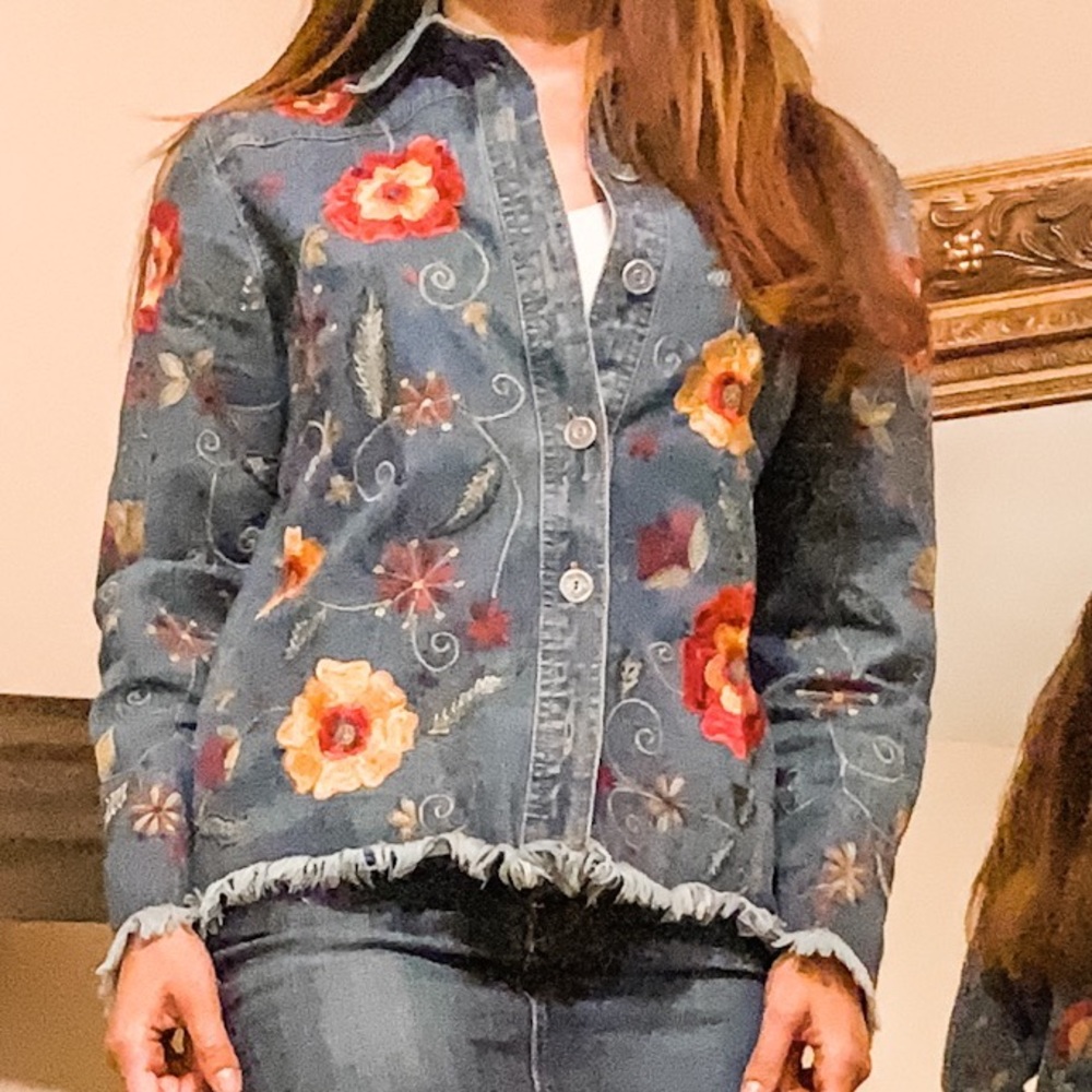 !!!!!!SOLD!!!!!Chico’s denim jacket size 0 SOLD